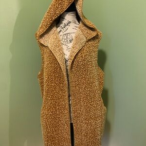 Love Tree Tan Sherpa Vest